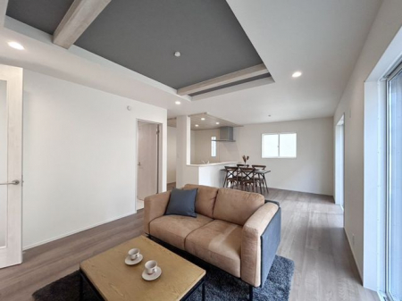 ���r���O�@�����r���O���Ƌ��u���Ă���Ƃ�̍L����19���̍L�X�Ƃ������r���O��