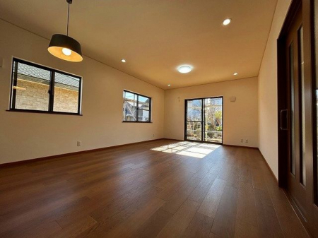 ���r���O�@�����r���O��