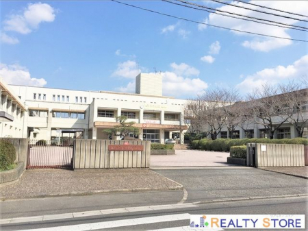 ���ӊ��@�t���s���t���쒆�w�Z �k��18���B 1300m