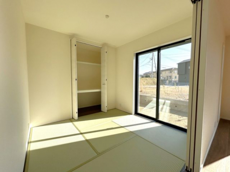 ���̑����ρ@���a�������r���O�ɖʂ����ق��ƈ��炮�a�̋�ԁ􂨎q�l�̎����V�я�◈�q���ɏd�󂷂�ꕔ���ł���