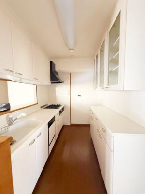 �L�b�`���@�y�V�X�e���L�b�`���z�L���V���N�Ő􂢕����]�T�̃X�y�[�X�􂨗���������b���ł���ΖʃL�b�`����