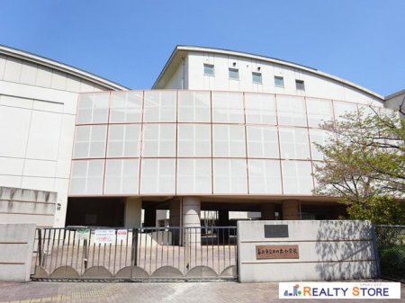 ���ӊ��@�t���s�����̏o���w�Z �k��6�B 450m