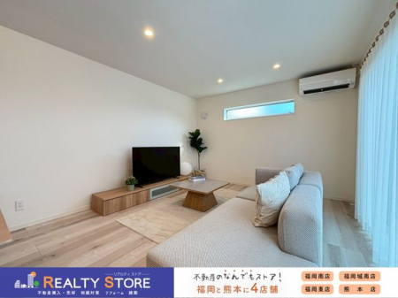 ���r���O�@�����r���O��17.3���̂�Ƃ��ԁ�i�`�������J���[�̃t���[�����O�Ŗ��邢������