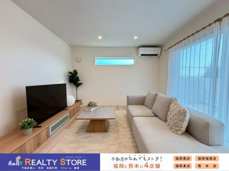 ���r���O�@�����r���O���V�����ŉƋ��C���e���A�I�т��y���݂̈�ł���