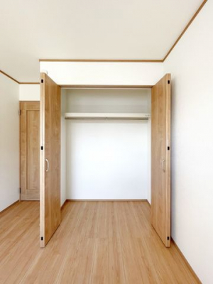 ���[�@���N���[�[�b�g(5.25���m��)���I���t���Ă���̂ŃX�y�[�X�𖳑ʂɂ��邱�ƂȂ����[���������܂���