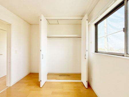 ���[�@���N���[�[�b�g���傫�Ȏ��[�X�y�[�X�����͓I���S�����Ɏ��[���������Ă��邽�߁A�����̗L�����p���ł��܂���