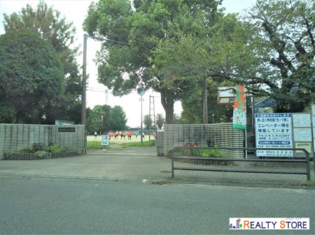 ���ӊ��@�F�{�s����P�u���w�Z �k��8���B 640m