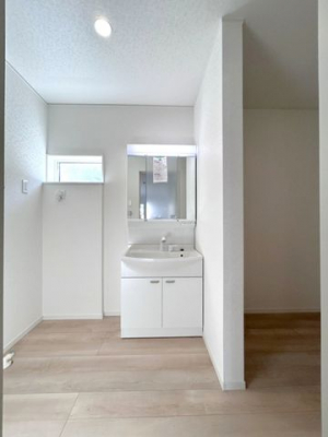 ���ʑ�E���ʏ��@�����ʒE�ߎ�����Ƃ�̂���L���̐��ʒE�ߎ��􃆁[�e�B���e�B�X�؁\�X�����ŉƎ����X���[�Y�ɍs���܂���