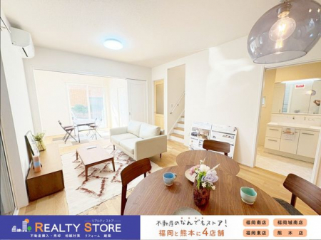 ���r���O�@�i�`�������J���[�̃t���[�����O���������𖾂邭���o���Ă���܂���