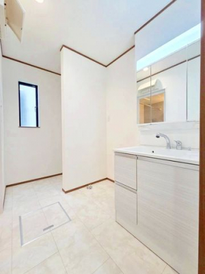 ���ʑ�E���ʏ��@��D�������y���ʉ��ϑ�z�l�C�̎O�ʋ��h���b�T�[�^�C�v�􋾗��ɂ͕֗��Ȏ��[�X�y�[�X��