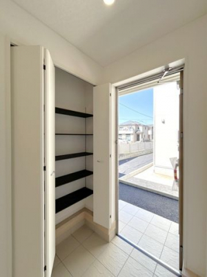 ���ӊ��@���V���[�Y�{�b�N�X���������߂̂ł���֗��ȉ��I�t����U�炩�肪���Ȍ��ւ��X�b�L���Еt���܂���