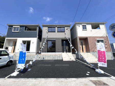 �@�����ԃX�y�[�X������3��\�B���Ԃ̏o��������X���[�Y�ł���