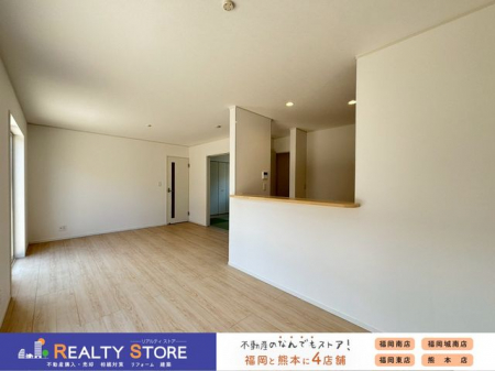 ���r���O�@��ʍ̌��̖��邢���r���O��Ƌ�̔z�u�����₷�����݌v�ł���