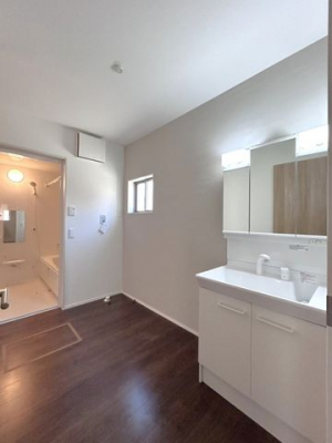 ���ʑ�E���ʏ��@�����ʒE�ߎ����Ǝ������ɔz���������ʃX�y�[�X�������g�x�x���X���[�Y�ɍs���܂���L�b�`������ƃz�[������Əo����\��