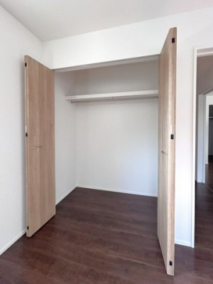 ���ӊ��@���N���[�[�b�g(�m��C)���e�ʑ傫�߂Ȃ̂ŁA����������������Еt���܂���