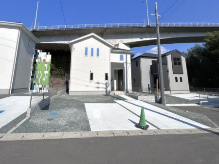 �@�����ԃX�y�[�X������2��\�B���Ԃ̏o��������X���[�Y�ł���