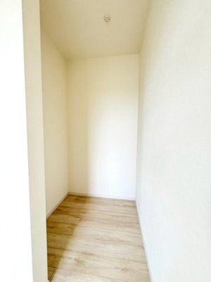 ���[�@�p�C�v�n���K�[�t�����������E�H�[�N�C���N���[�[�b�g���傫�ȉו����X�b�L���Еt���܂���