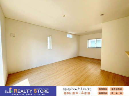 ���r���O�@�V�����ŉƋ��C���e���A�I�т��y���݂̈�ł���