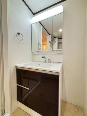 ���ʑ�E���ʏ��@�O�ʋ��h���b�T�[�^�C�v�􋾗��ɂ͕֗��Ȏ��[�X�y�[�X��