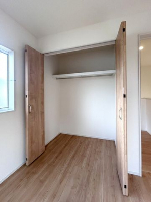 ���ց@���N���[�[�b�g�i�k��5.25���m���j���I�����Ă���̂ŃX�y�[�X�𖳑ʂɂ��邱�ƂȂ������Ղ���[���������܂���