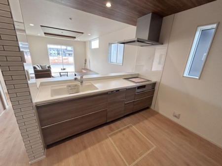 �L�b�`���@���L�b�`�����V������ȃt���t���b�g�L�b�`����J���I�ȋ�Ԃ����o���܂����ƃX�y�[�X���L���A�����l�ł̒��������₷���̂����͂ł���