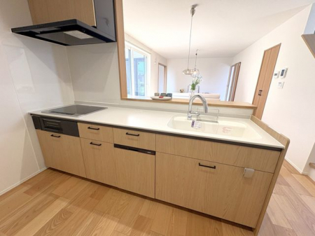 �L�b�`���@���L�b�`�����p���g���[�t���ŕ֗��ȃL�b�`���B�H�i�̃X�g�b�N���[�ɂ��𗧂��܂���