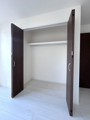 ���[�@���N���[�[�b�g�i5.25���m���j���I�����Ă���̂ŃX�y�[�X�𖳑ʂɂ��邱�ƂȂ������Ղ���[���������܂���