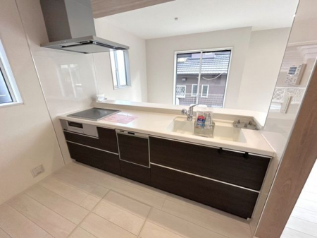 �L�b�`���@���L�b�`�����V������ȃt���t���b�g�L�b�`����J���I�ȋ�Ԃ����o���܂����ƃX�y�[�X���L���A�����l�ł̒��������₷���̂����͂ł���