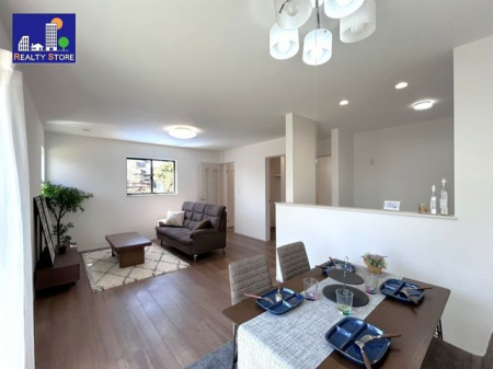 ���r���O�@�����r���O����؂ȉƑ����W�܂邩�炱��������肽���k�c�j�􂱂̏ꏊ��ʂ��ĉƑ��̊y������b���������Ă������ȃ��r���O�ł��ˁ�