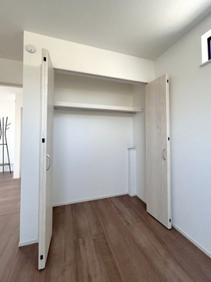 ���[�@���N���[�[�b�g�i����5.25���m���j���I�����Ă���̂ŃX�y�[�X�𖳑ʂɂ��邱�ƂȂ������Ղ���[���������܂���