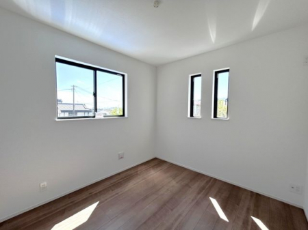 ���ց@������5.25���m�������������𕪎U���Ă������S�̂ɖ��邢������荞�݂܂���