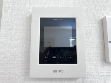 ���̑����ρ@���s�u���j�^�[�t�C���^�[�z�����K��҂��摜�Ɖ����Ŋm�F�ł���A�h�Ɛ��ɗD�ꂽ���S�̃V�X�e����X�b�L���Ƃ����f�U�C���ŁA�ȒP�ɑ��삵�Ă��������܂���