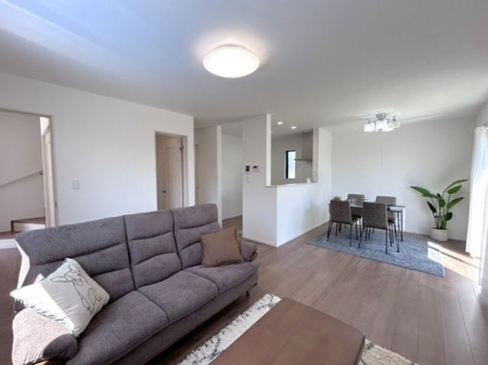 ���r���O�@�����r���O�����邭�J���I�ȃ��r���O�_�C�j���O��Ƒ����������߂������Ԃł���