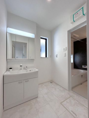 ���ʑ�E���ʏ��@�����ʒE�ߎ�����Ƃ�̂���L���̐��ʒE�ߎ������ʑ�͎g������̗ǂ��O�ʋ��d�l�􋾗��ɂ����[�X�y�[�X�������芮����