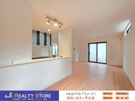 ���r���O�@�y���S�n�̗ǂ����r���O�z����̒��ő����̎��Ԃ��߂����ƂɂȂ郊�r���O�_�C�j���O�����炱���A�������₩�ȋ�Ԃł��邱�Ƃ��K�R�B�u�₩�Ȓʕ��ƍ̌��𑶕��Ɋ����鎖���o�����Ԃł��B