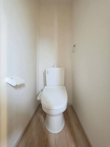 �����������s����O��2���ڂ̐V�z��ˌ��Ẵg�C��