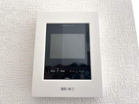 ���̑����ρ@���s�u���j�^�[�t�C���^�[�z�����K��҂��摜�Ɖ����Ŋm�F�ł���A�h�Ɛ��ɗD�ꂽ���S�̃V�X�e����X�b�L���Ƃ����f�U�C���ŁA�ȒP�ɑ��삵�Ă��������܂���